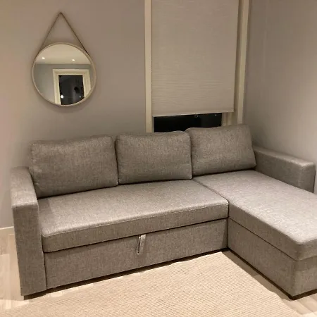 New 10 Minutes From Center Apartment